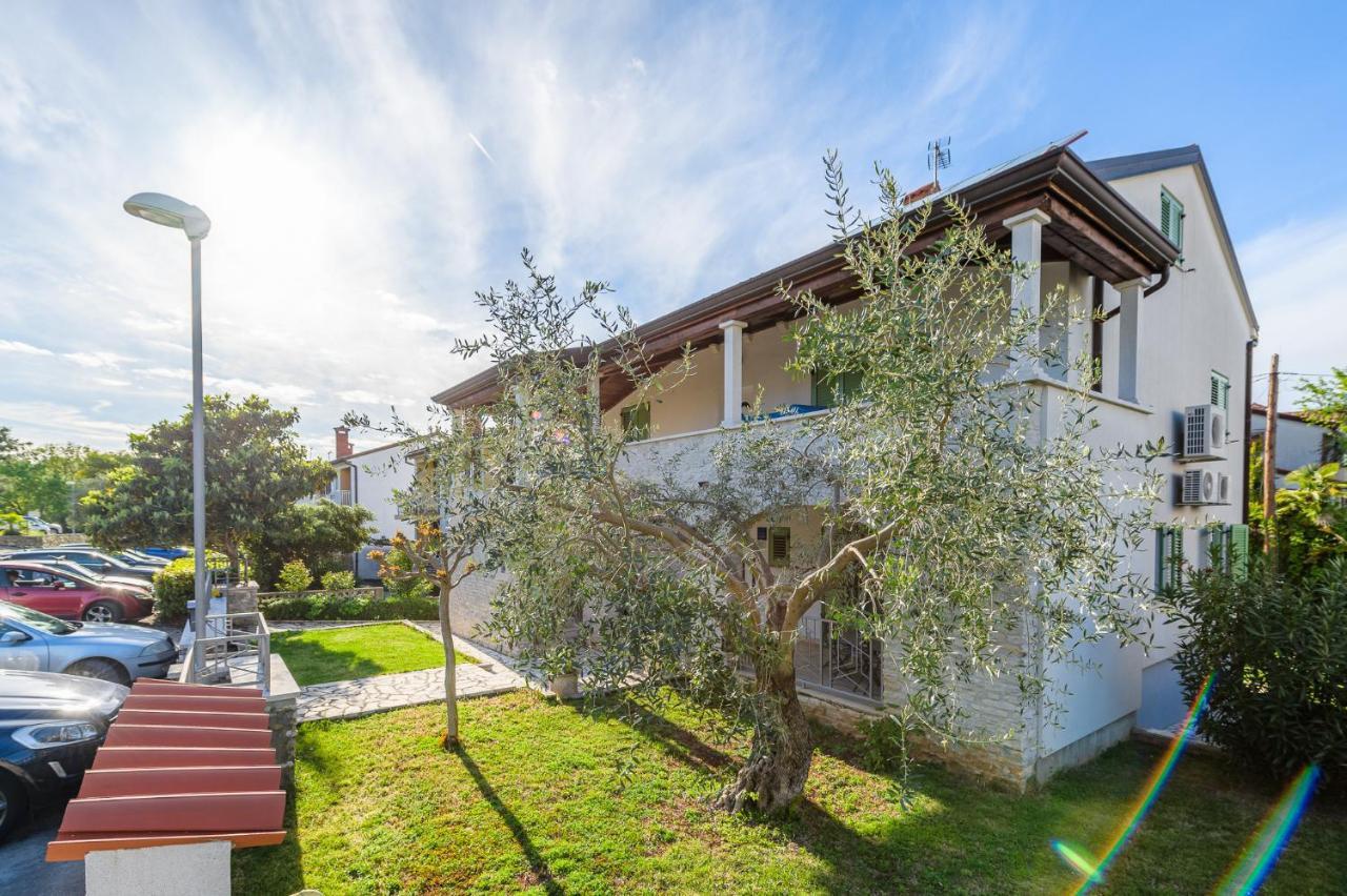 Apartman Inteuro Porec Exterior photo