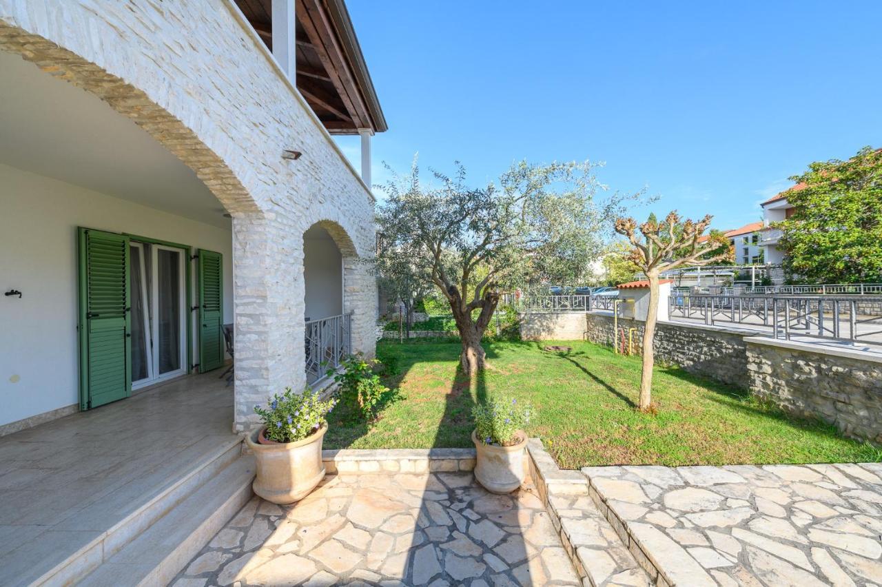 Apartman Inteuro Porec Exterior photo